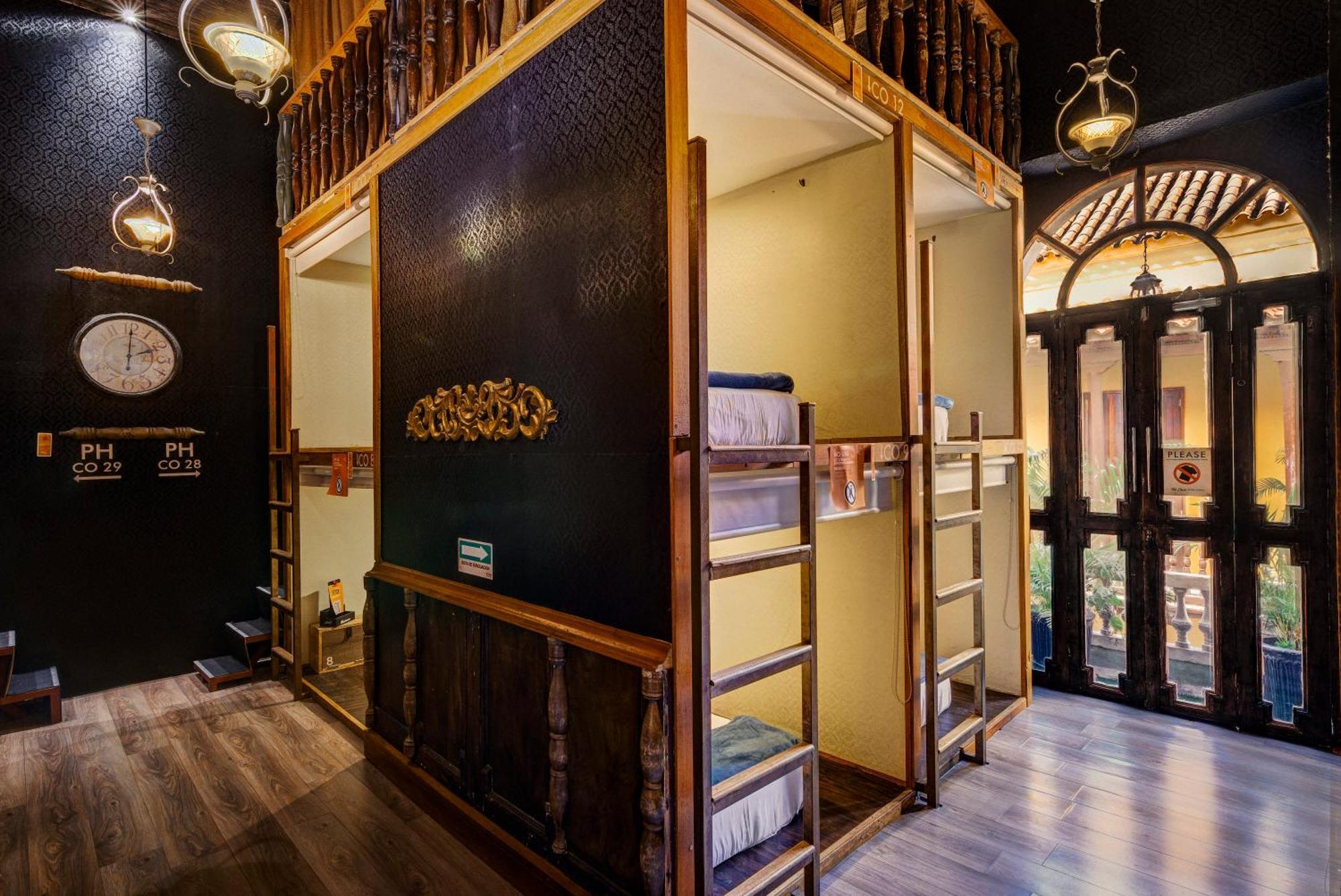 The Clock Hostel & Suites Cartagena Exteriör bild