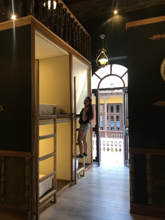 The Clock Hostel & Suites Cartagena Exteriör bild